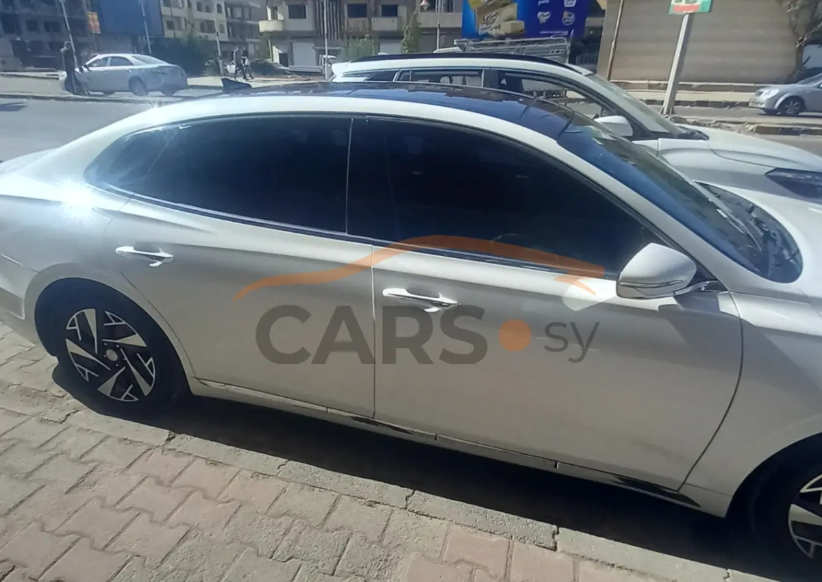 Hyundai Grandeur <span></span>