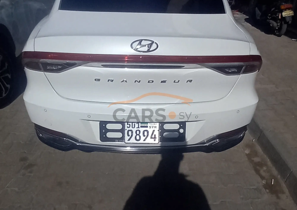 Hyundai Grandeur <span></span>