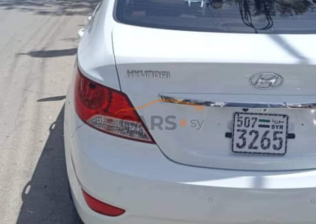 Hyundai Accent <span></span>