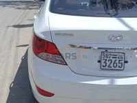 Hyundai Accent <span></span>