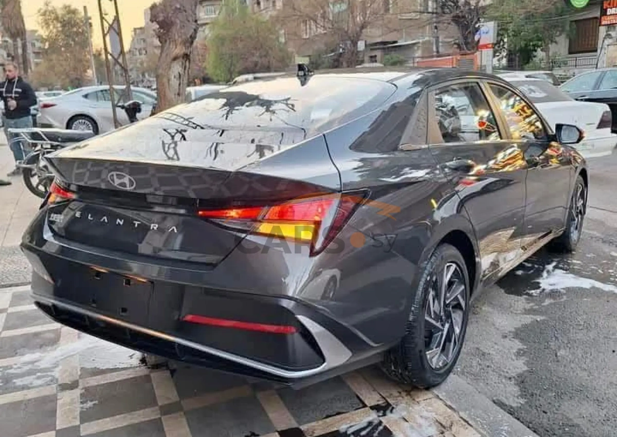 Hyundai Elantra <span></span>