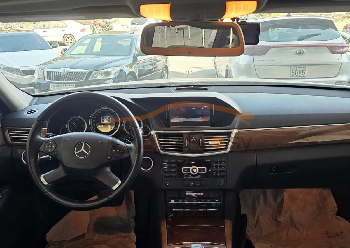 Mercedes-Benz E 300 <span></span>