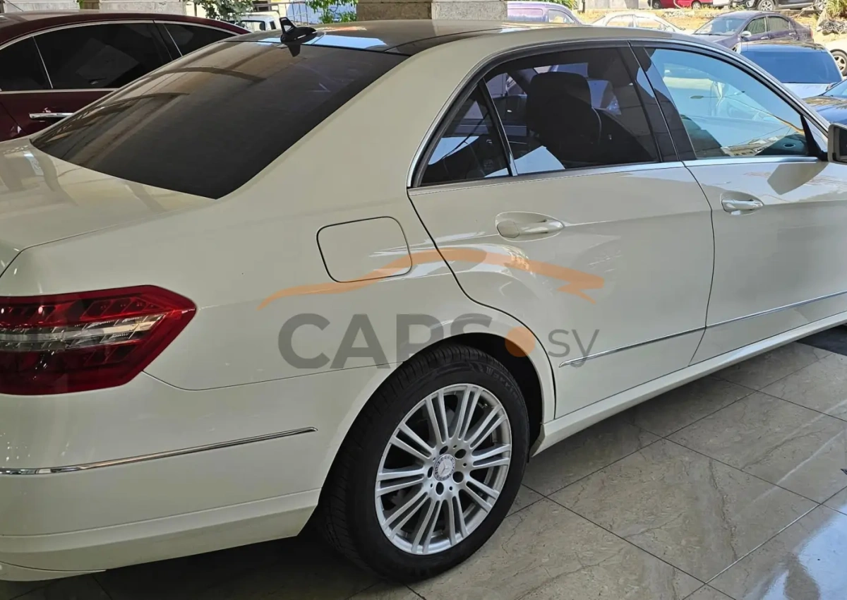 Mercedes-Benz E 300 <span></span>