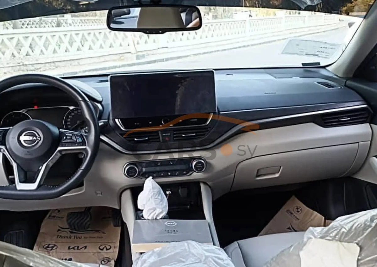 Nissan Altima <span></span>