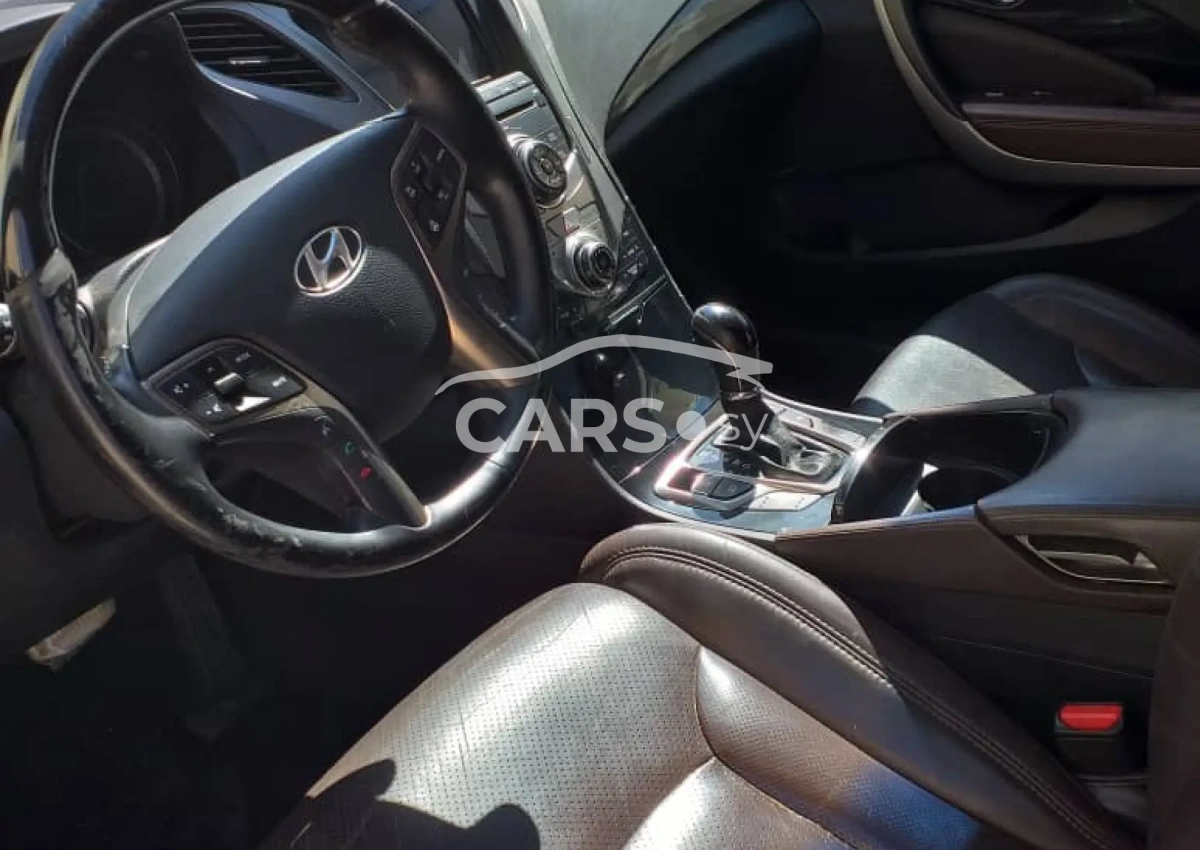 Hyundai Grandeur <span></span>