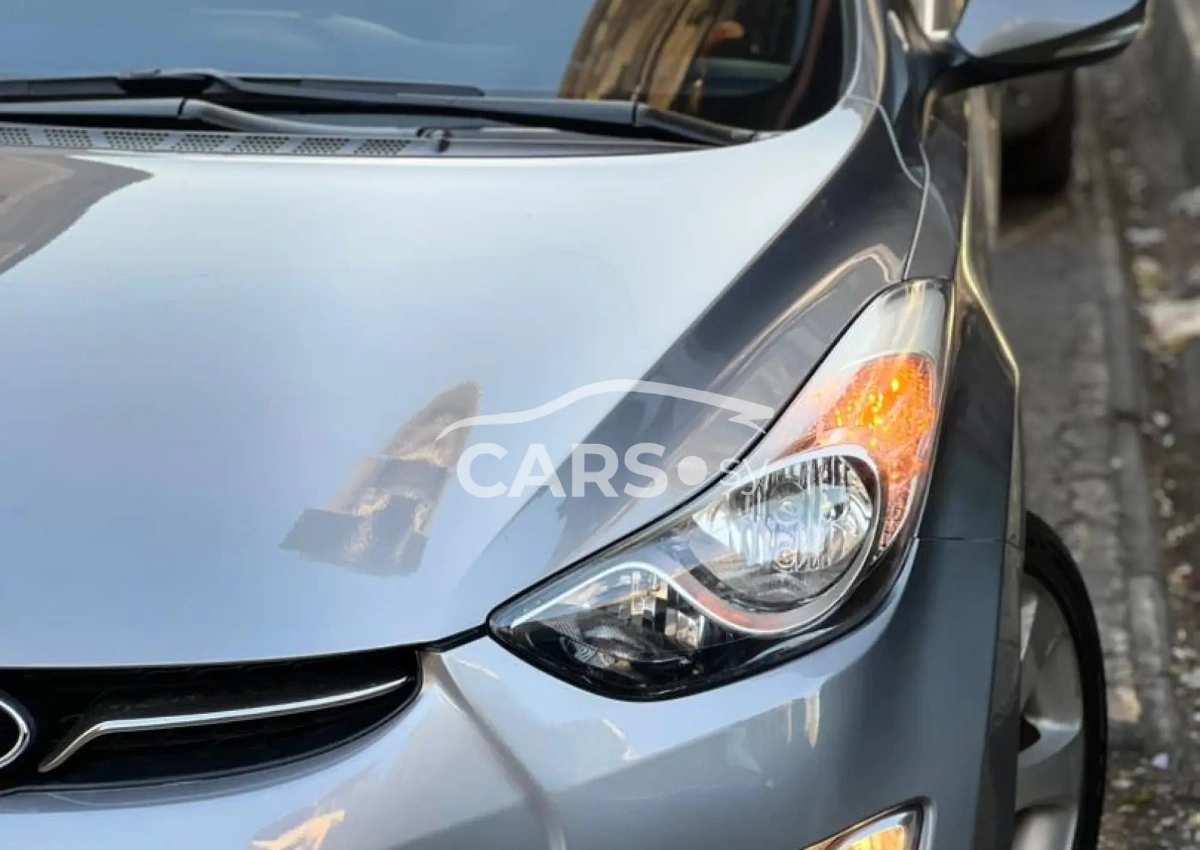 Hyundai Elantra <span></span>