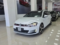 VW Golf <span></span>