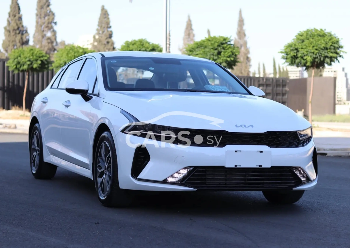 Kia K5 <span></span>