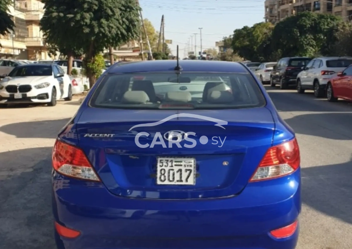 Hyundai Accent <span></span>