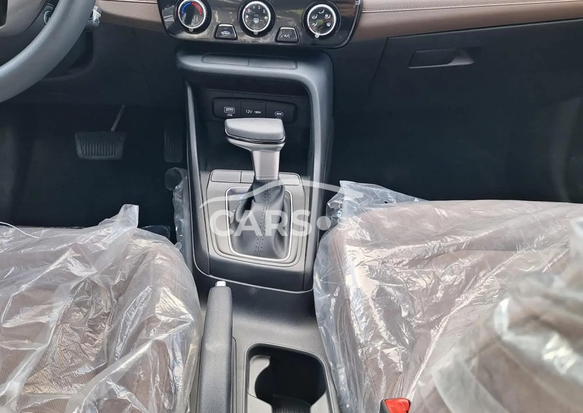 Hyundai Accent <span></span>