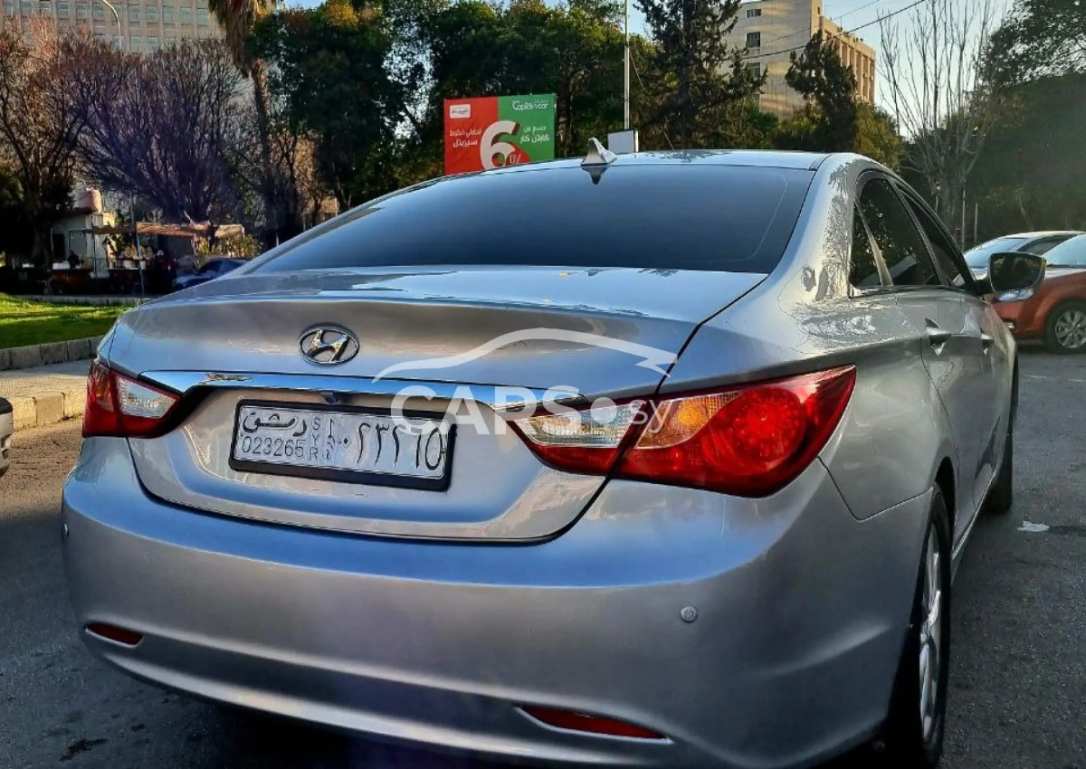 Hyundai Sonata <span></span>