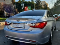 Hyundai Sonata <span></span>