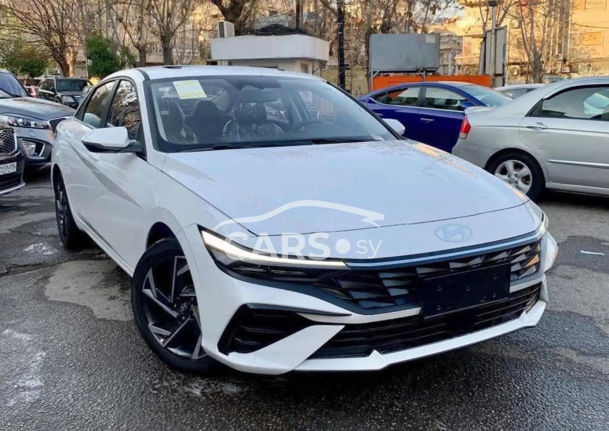 Hyundai Elantra <span></span>