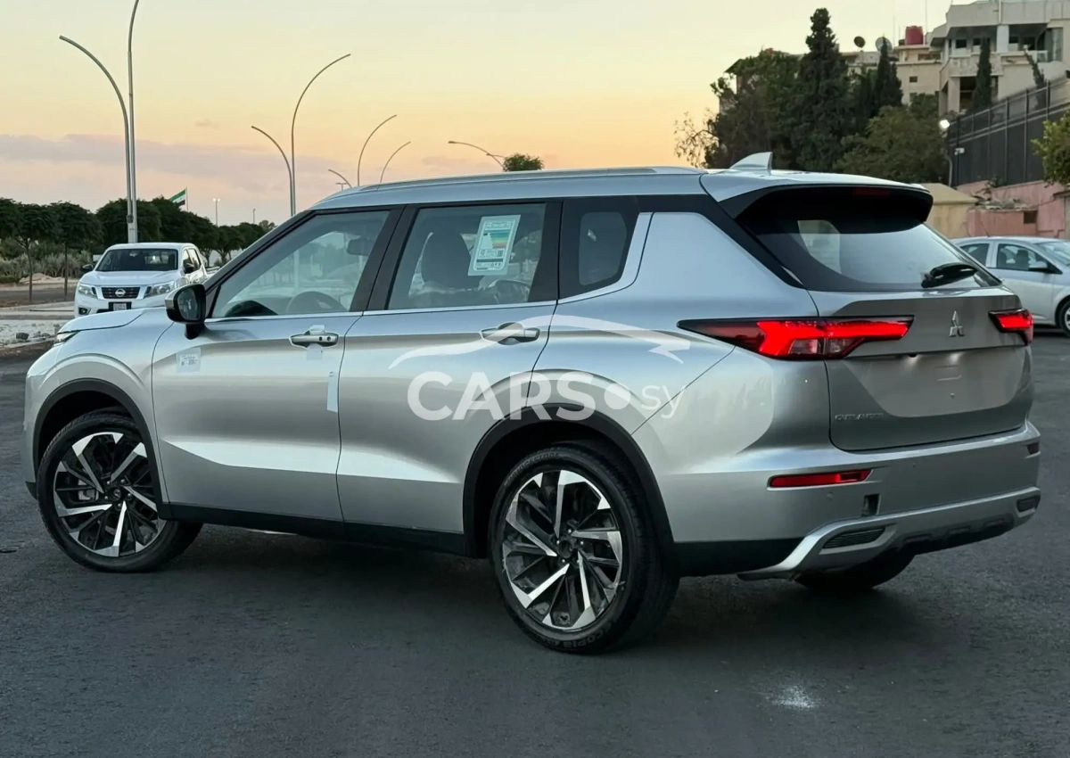 Mitsubishi Outlander <span></span>