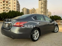 Nissan Altima <span></span>