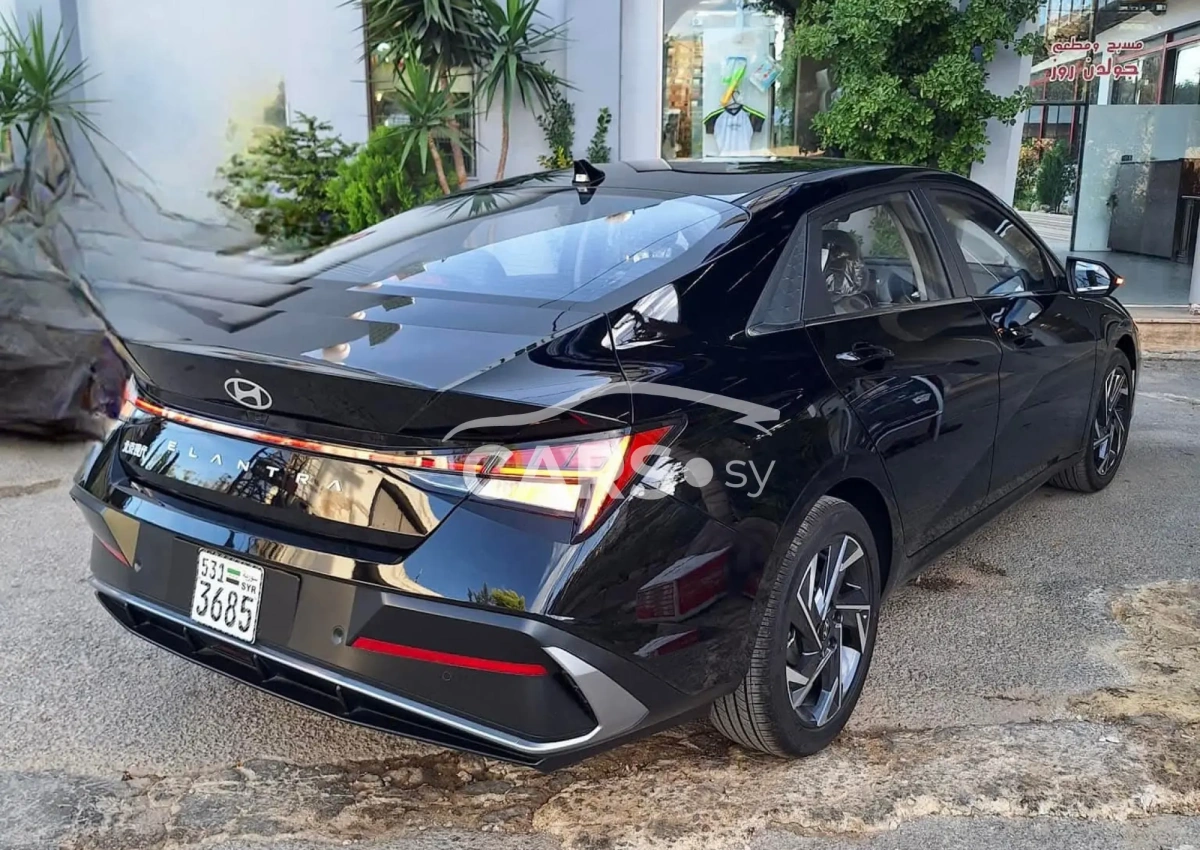 Hyundai Elantra <span></span>